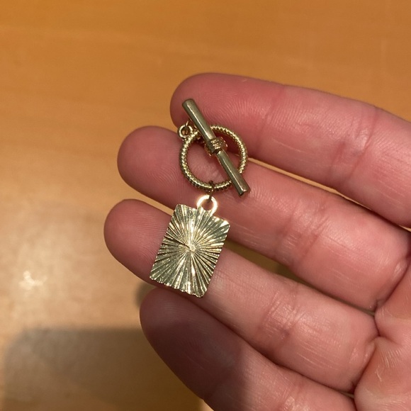 Simons Pendant Necklace - Picture 6 of 8